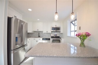 44 Simsbury Manor Dr in Simsbury, CT - Building Photo - Building Photo