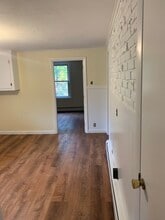156 Oxford St N, Unit 2 in Auburn, MA - Building Photo - Building Photo