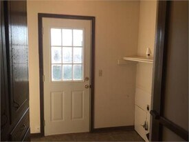 704 Ashley Dr in Moore, OK - Building Photo