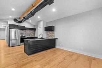 944 Brent St in Louisville, KY - Building Photo - Building Photo