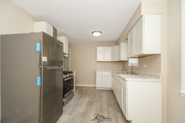 421 W 16th St in Chicago Heights, IL - Building Photo - Building Photo