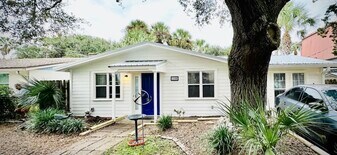 110 B St in St. Augustine, FL - Building Photo