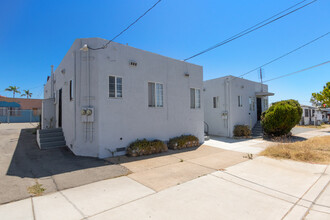 103-109 Roosevelt Ave in National City, CA - Building Photo - Building Photo