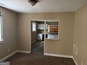 194 Burbank Dr SW in Atlanta, GA - Building Photo - Building Photo