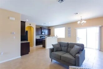 1033 Heather Dr in Roswell, NM - Building Photo - Building Photo