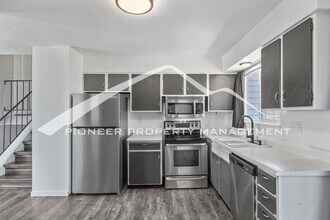 2399 Jet Wing Dr in Colorado Springs, CO - Foto de edificio - Building Photo