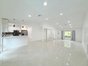9150 NW 15th St in Plantation, FL - Building Photo - Building Photo