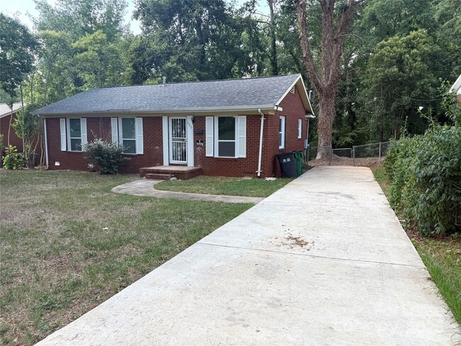 3900 Crestridge Dr in Charlotte, NC - Building Photo - Building Photo