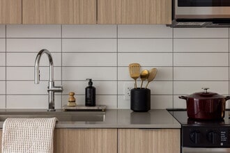 The Elms in Vancouver, BC - Building Photo - Building Photo