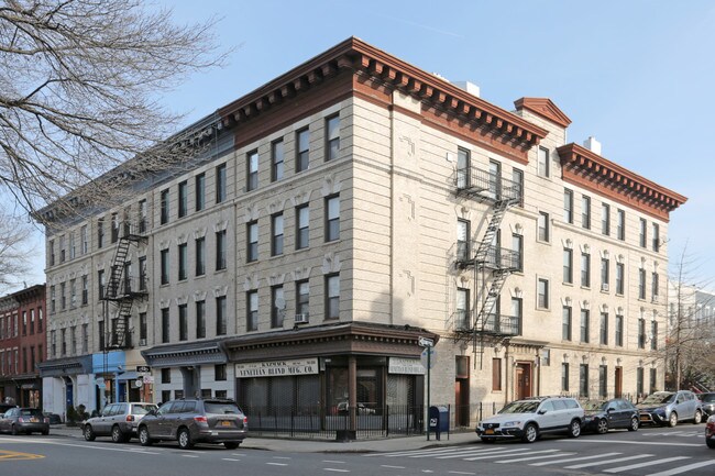 477 7th Ave