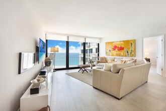 3000 N Ocean Dr in Riviera Beach, FL - Building Photo - Building Photo