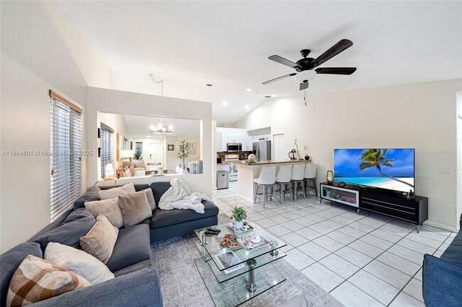 4216 Mahogany Ridge Dr in Weston, FL - Building Photo - Building Photo
