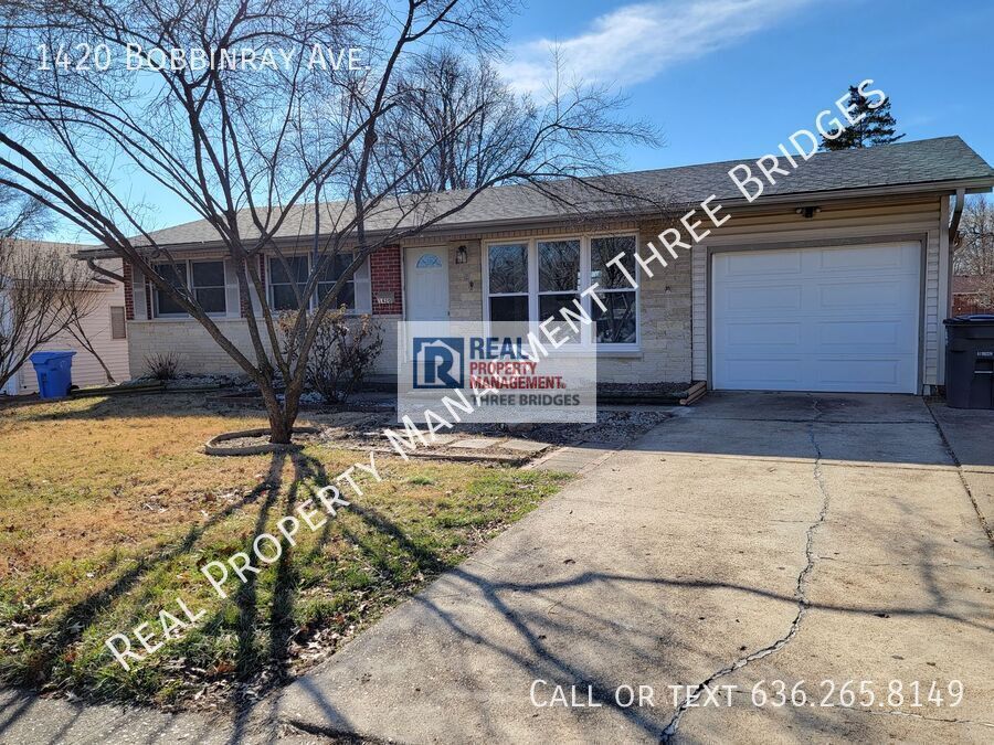 1420 Bobbinray Ave in Florissant, MO - Building Photo
