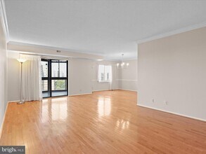 8340 Greensboro Dr in McLean, VA - Building Photo - Building Photo