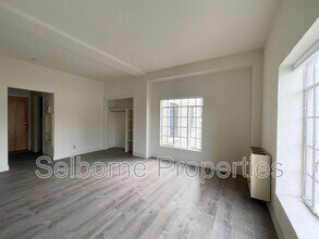 2501 Ivy Dr in Oakland, CA - Building Photo - Building Photo