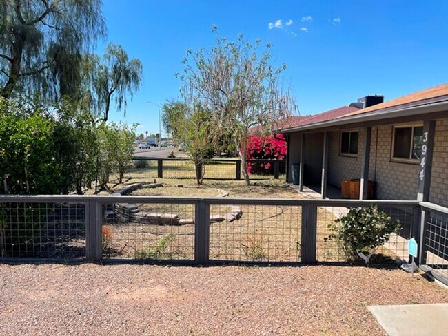 3944 W Bethany Home Rd in Phoenix, AZ - Building Photo - Building Photo