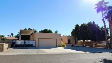 12179 E Via Loma Vista in Yuma, AZ - Foto de edificio - Building Photo