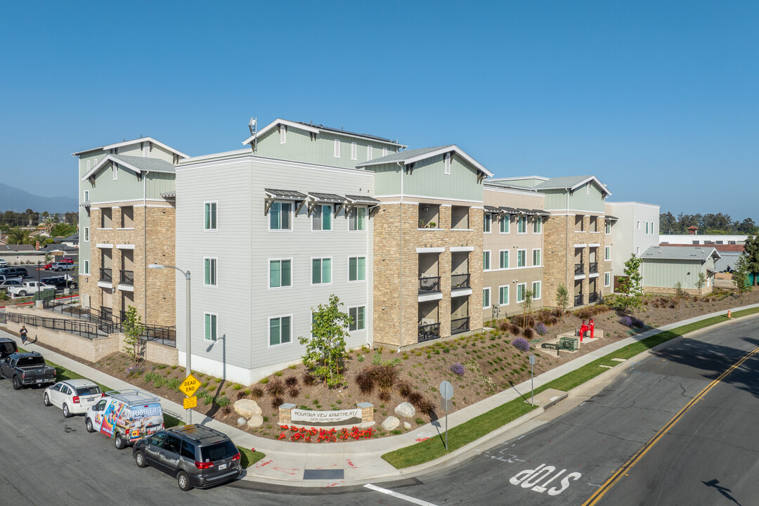 Mountain View in Lake Forest, CA - Foto de edificio