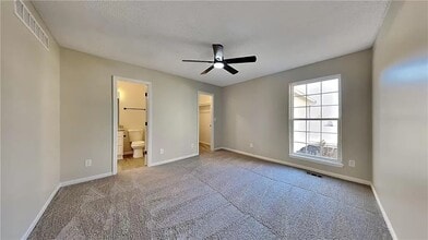 21670 S Main St in Spring Hill, KS - Foto de edificio - Building Photo