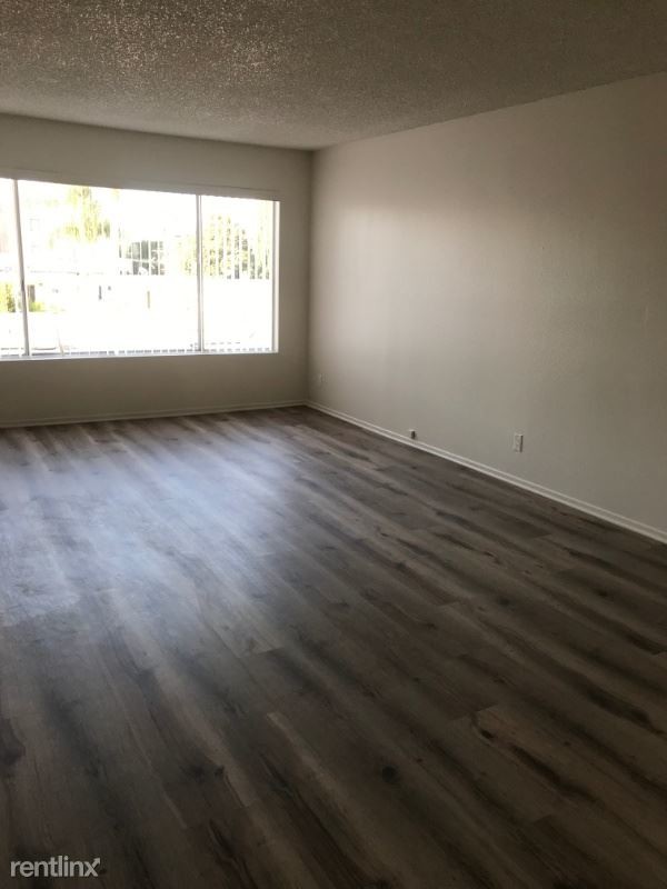 4424 Woodman Ave in Los Angeles, CA - Building Photo - Building Photo