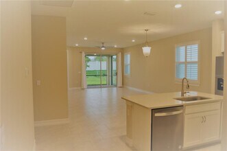 636 Ibiza Lp in Venice, FL - Building Photo - Building Photo