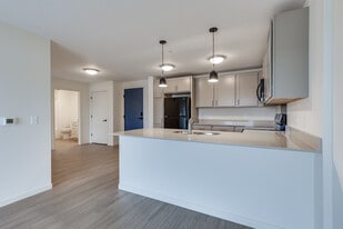 Marshall Avenue Flats in St. Paul, MN - Building Photo