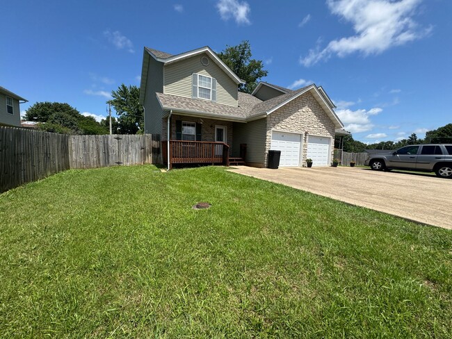 108 Tarawa Terrace in Waynesville, MO - Building Photo - Building Photo