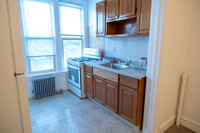 24 Radde Pl, Unit 1 in Brooklyn, NY - Building Photo - Building Photo