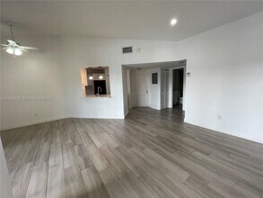 1042 Adams Ave in Homestead, FL - Building Photo - Building Photo