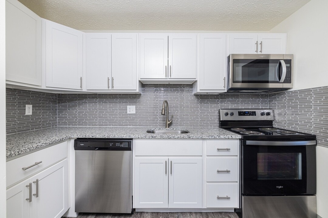 Westpointe Apartment Homes in Pittsburgh, PA - Foto de edificio