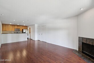 4704 E Paradise Village Pkwy N in Phoenix, AZ - Building Photo - Building Photo