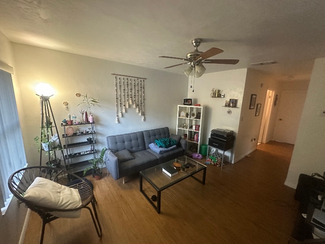3600 SW 23rd St in Gainesville, FL - Foto de edificio - Building Photo