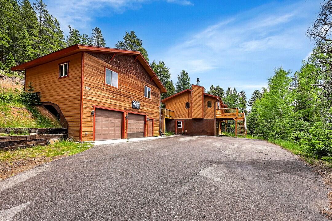 11072 Conifer Mountain Rd in Conifer, CO - Building Photo