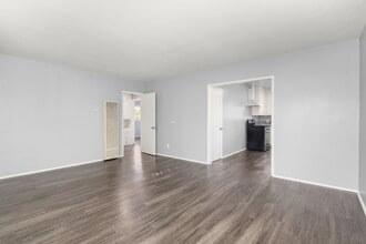 1577 Pine Ave in Long Beach, CA - Building Photo - Building Photo