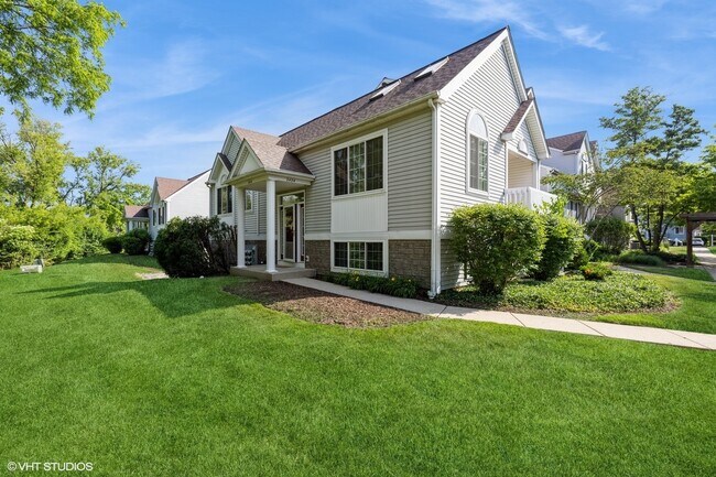 2424 Dawson Ln in Algonquin, IL - Building Photo - Building Photo