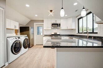2525 W Haddon Ave in Chicago, IL - Building Photo - Building Photo