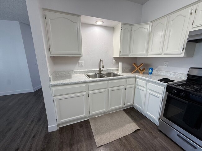 1651-1655 W 206th St in Torrance, CA - Building Photo - Building Photo