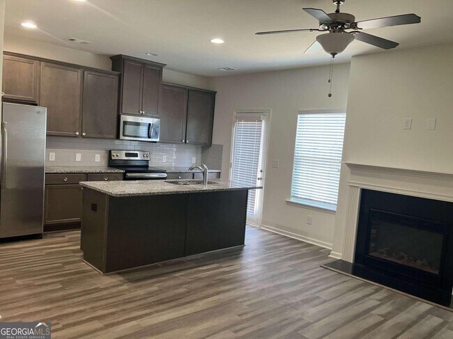 5243 Mill Way in Stone Mountain, GA - Building Photo - Building Photo