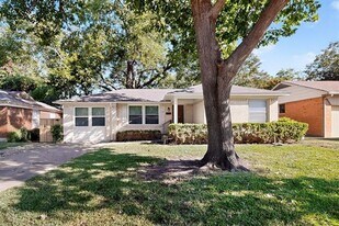 2207 Housley Dr in Dallas, TX - Building Photo