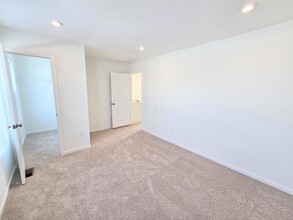 9041 Hawk Hl Wy, Unit 218 in Plain City, OH - Building Photo - Building Photo