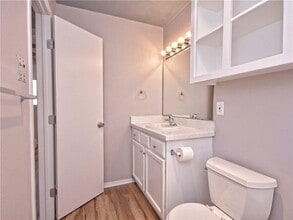 2404 Longview St in Austin, TX - Building Photo - Building Photo