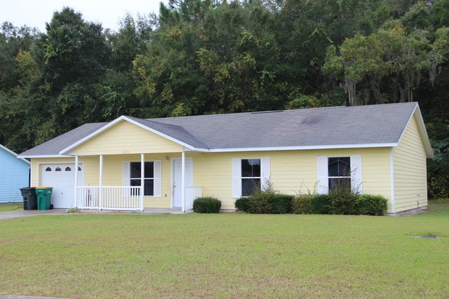 Heron Woods in Inverness, FL - Foto de edificio - Building Photo