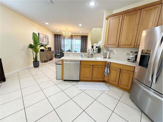 5152 Woodfield Way in Coconut Creek, FL - Foto de edificio - Building Photo