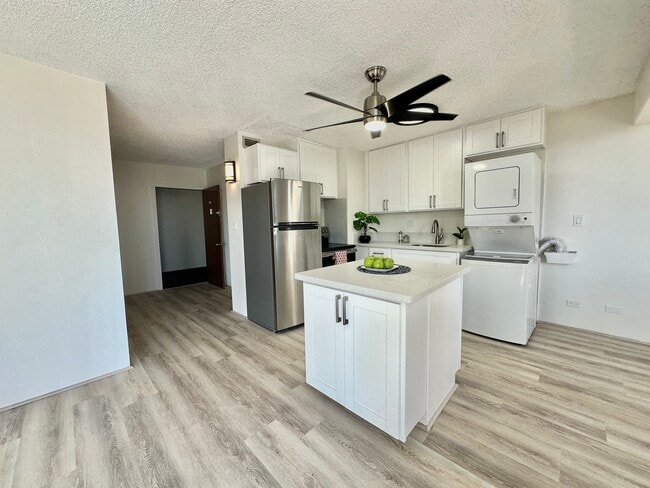 property at 818 S King St