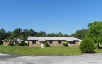 Horizon Circle in Live Oak, FL - Building Photo - Building Photo