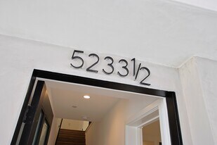 5235 Satsuma Ave in Los Angeles, CA - Building Photo