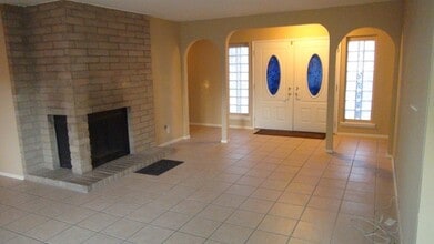 10607 Park View Cir in El Paso, TX - Building Photo - Building Photo