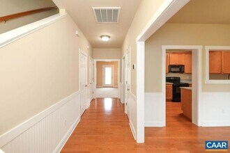 328 Marquette Ct in Crozet, VA - Foto de edificio - Building Photo