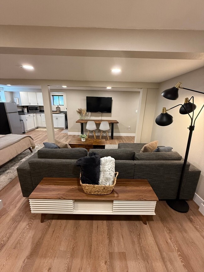 4004 NW Columbia St, Unit Basement in Vancouver, WA - Foto de edificio - Building Photo