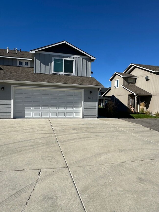 1107 N Manifold Ln in Spokane Valley, WA - Building Photo - Building Photo